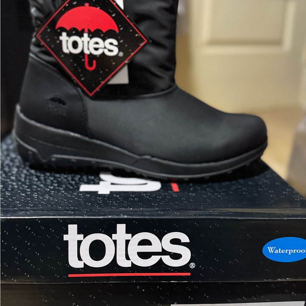 Totes Black Waterproof Ankle Booties